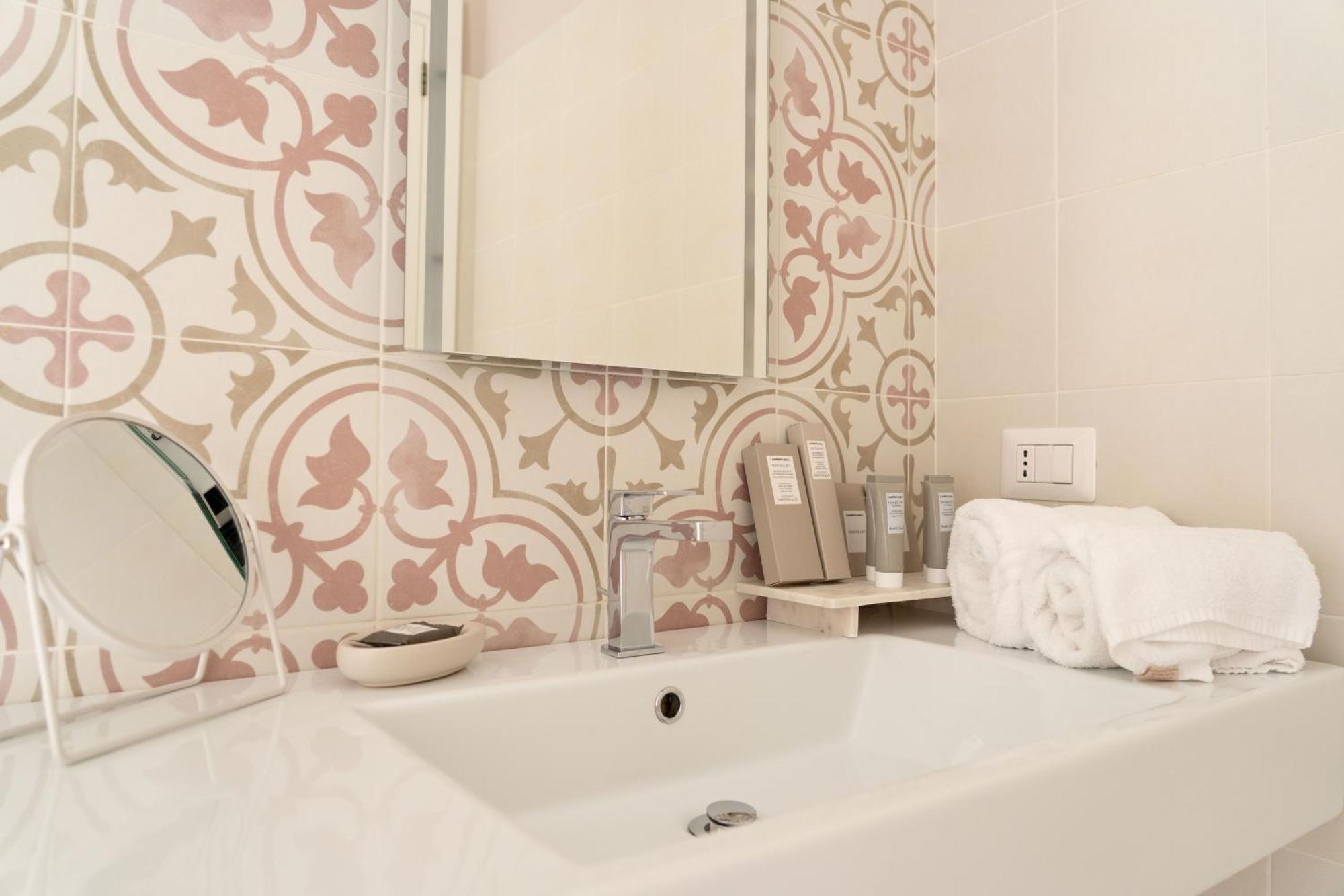 Le Tre Rondini Hotel Barletta Exterior foto